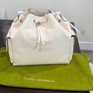 NWT Viral Tory Burch Light-Cream Charlie Leather Drawstring Shoulder Bag